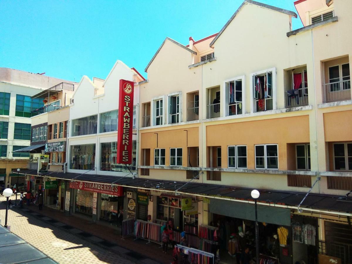 Sandakan Backpackers Hostel Экстерьер фото