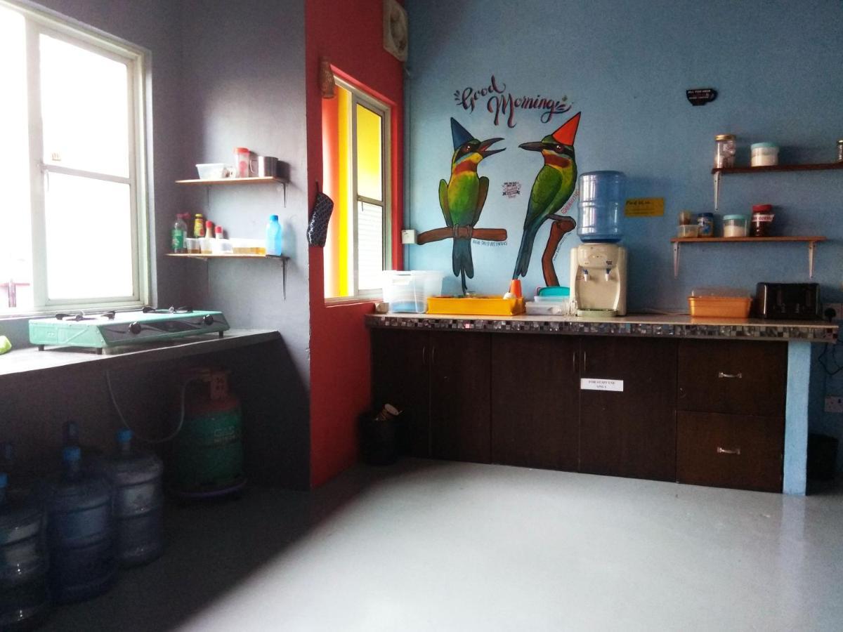 Sandakan Backpackers Hostel Экстерьер фото