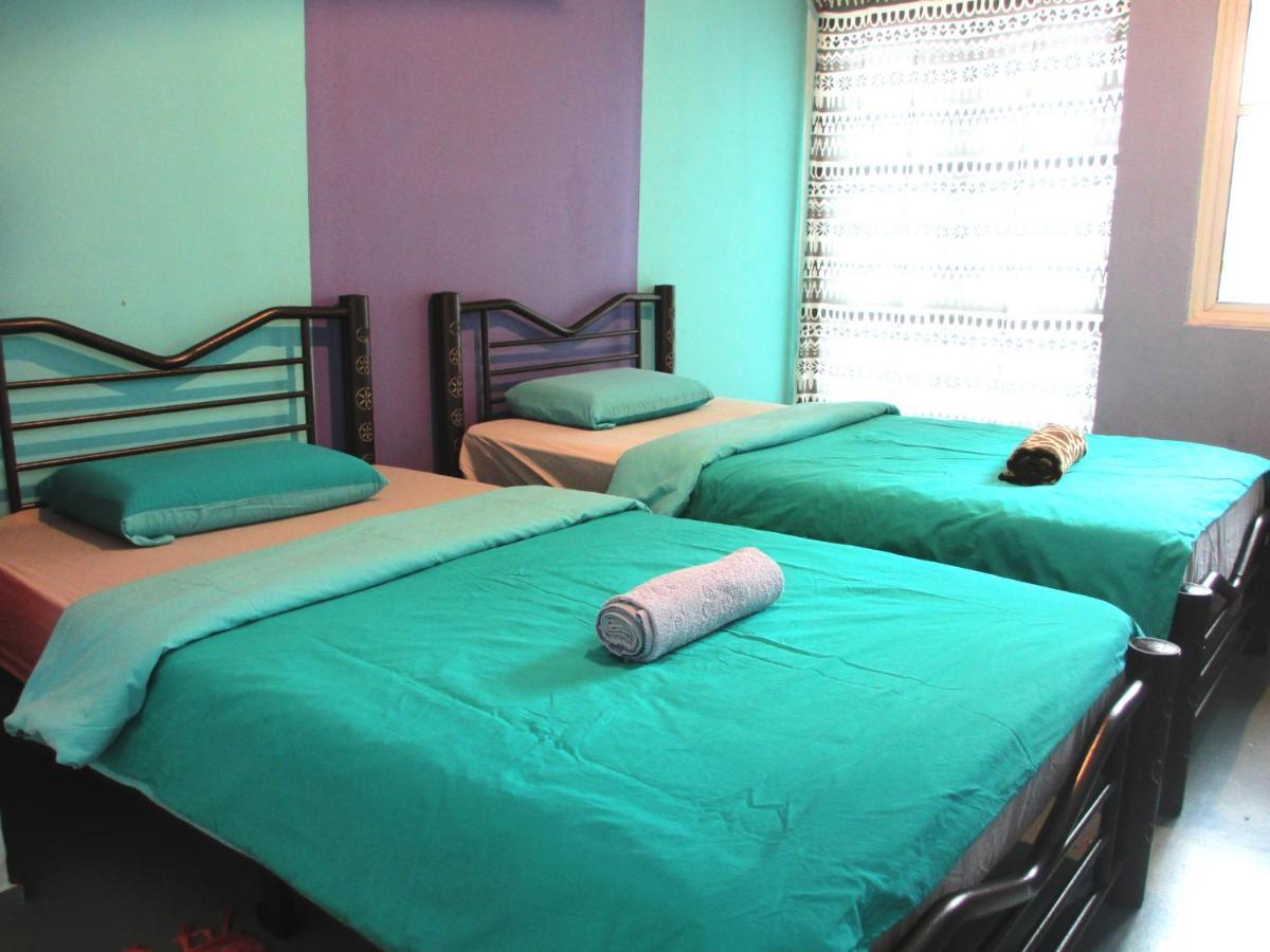 Sandakan Backpackers Hostel Экстерьер фото