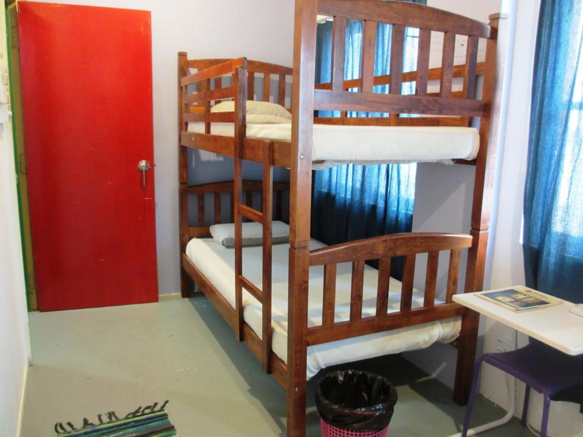 Sandakan Backpackers Hostel Экстерьер фото