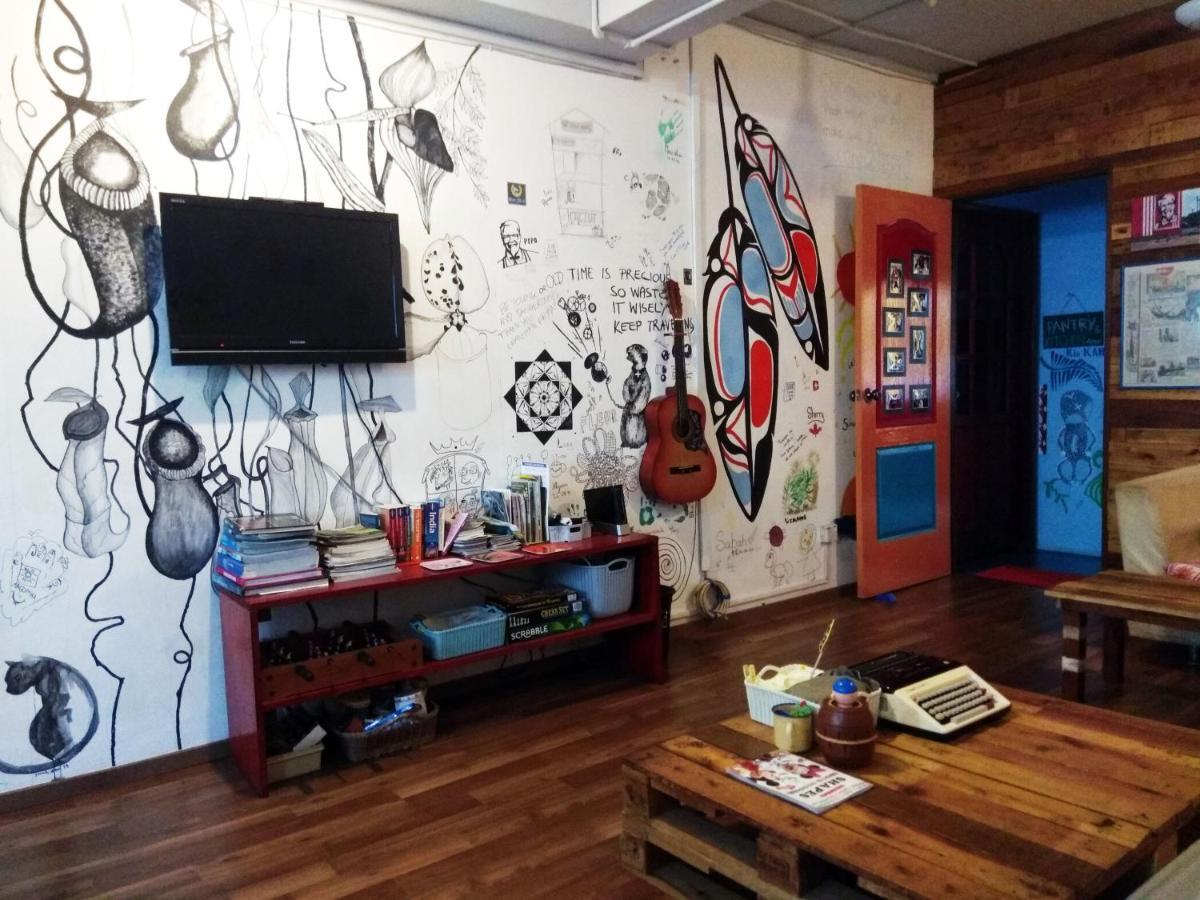 Sandakan Backpackers Hostel Экстерьер фото